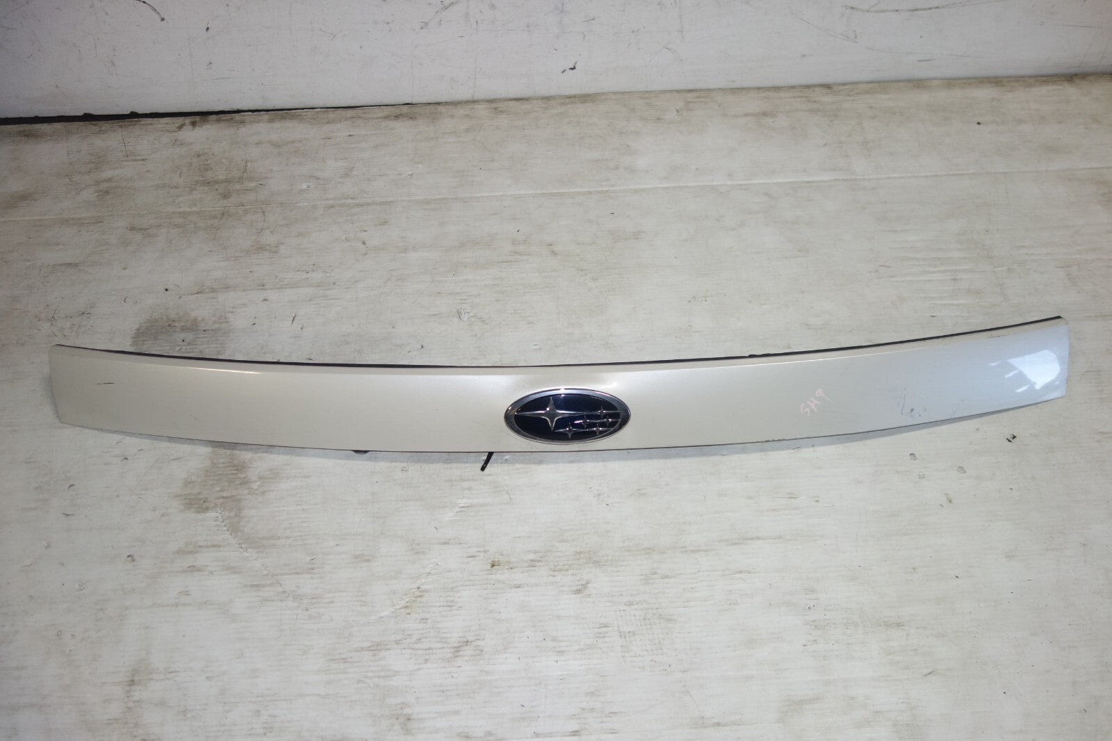 JDM Subaru Forester Rear Garnish 2009 2010 2011 2012 2013 OEM SH9 Center Garnish