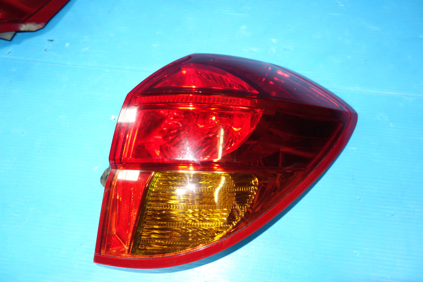 Subaru Legacy Original Rear Tail Lights Lamps Pair RH LH Taillights 2005-2007