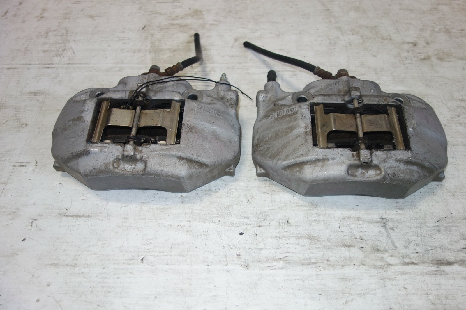 JDM 2001-2006  LEXUS LS430 OEM FRONT 4 PISTON BRAKE CALIPERS LEFT & RIGHT UCF31