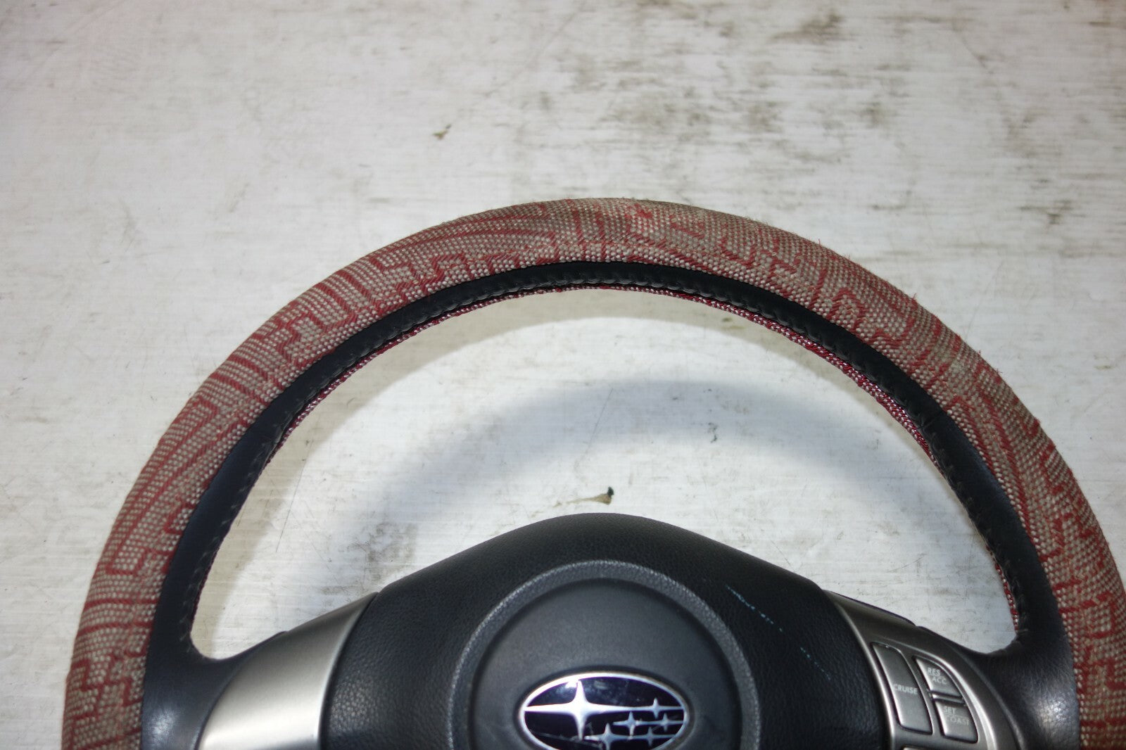 Subaru Legacy / Outback OEM Steering Wheel / Hub Leather With Cover 2005-2009