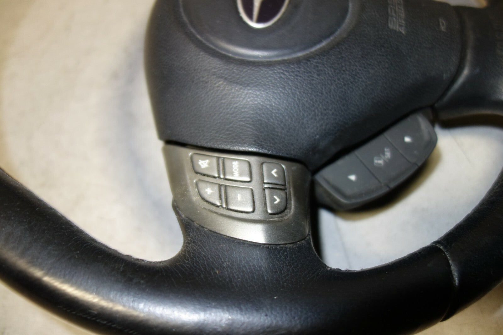 JDM Subaru Impreza WRX Legacy Forester OEM MOMO Steering Wheel & Hub