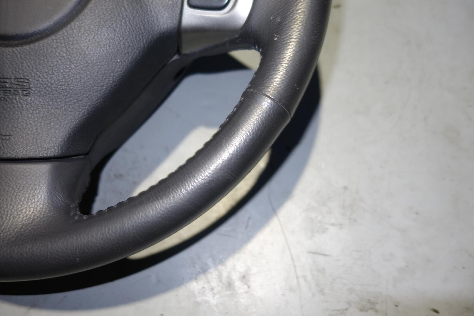 JDM 2005-2009 SUBARU LEGACY & OUTBACK MOMO STEERING WHEEL & HUB 05-2009 MF-1688