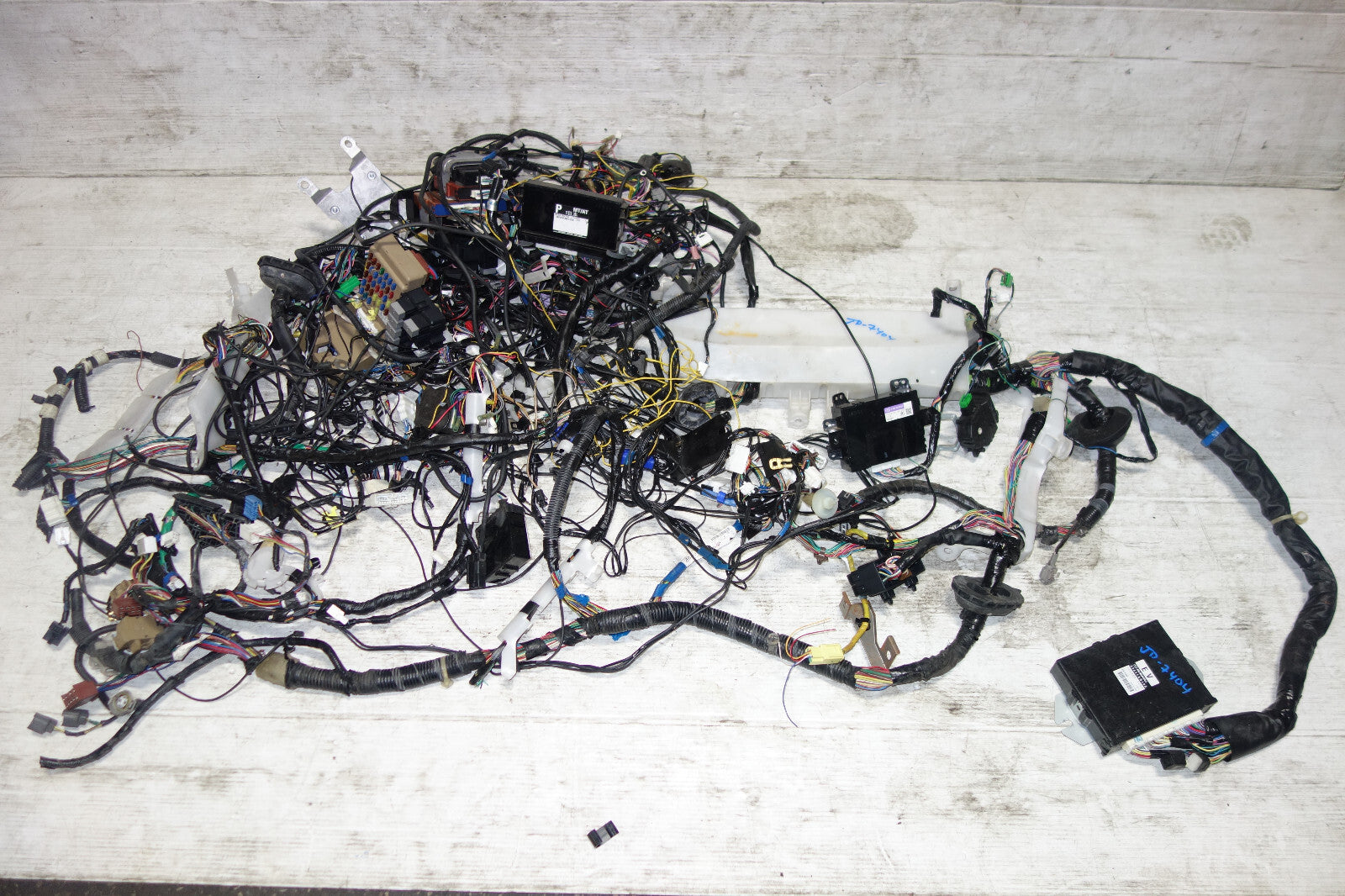 JDM Subaru Legacy EJ20 Turbo 6speed Computer Wire Harness Loom Wiring 22611AN150