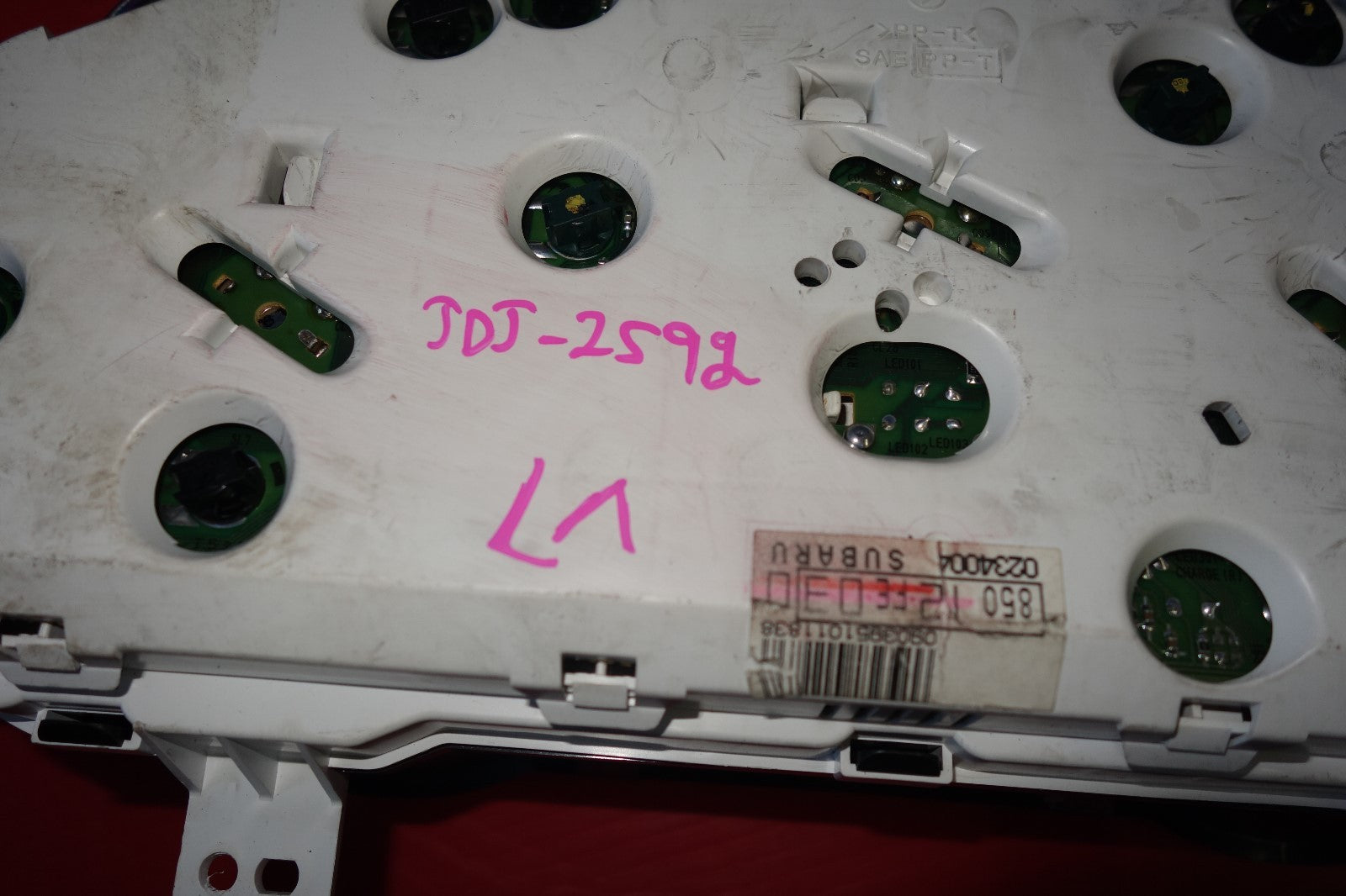 JDM Subaru Impreza OEM Gauge Cluster Speedometer Automatic A/T 2002-2003 #2592