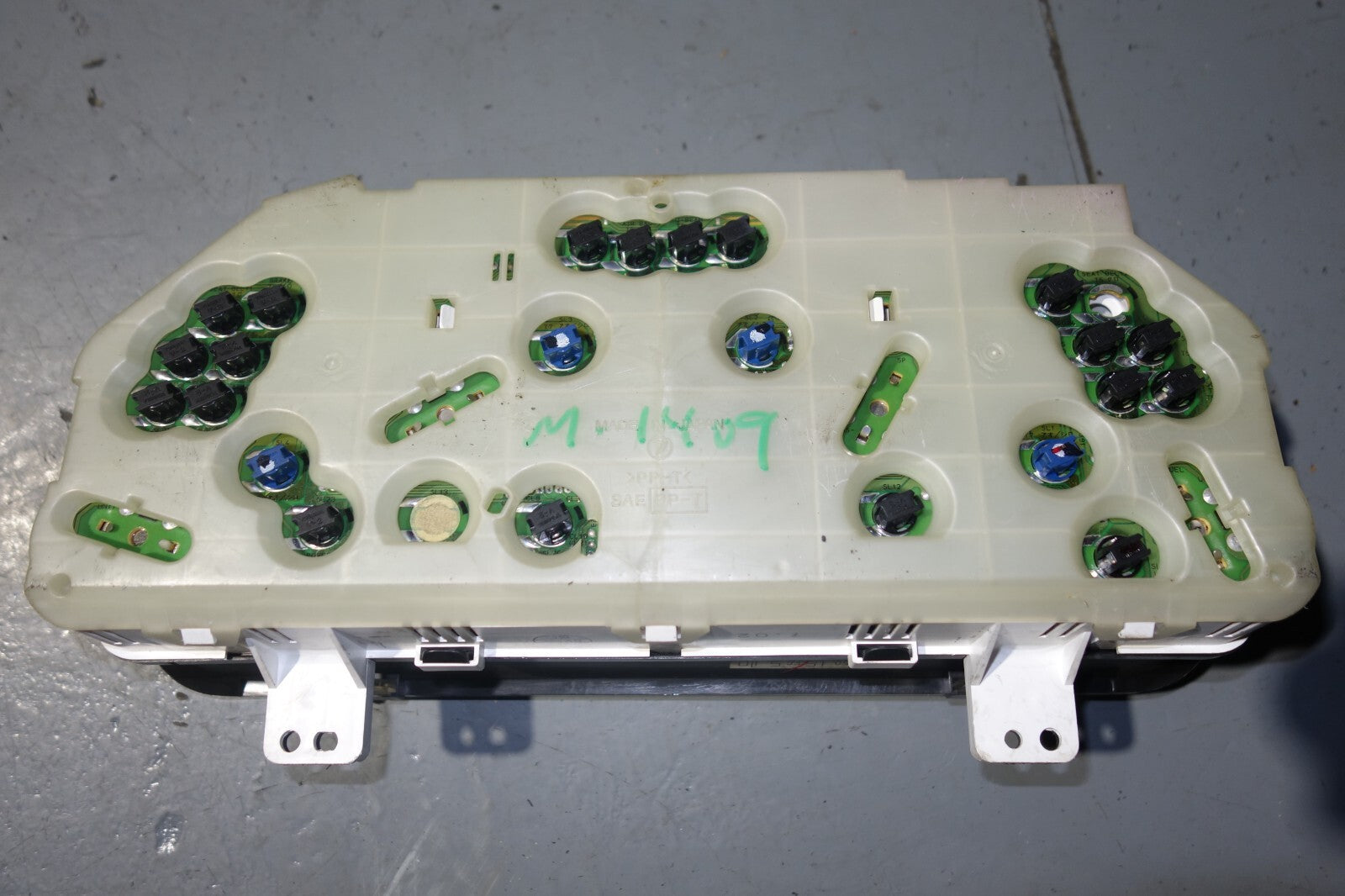 JDM 1998-2002 SUBARU FORESTER STi SF5 AUTOMATIC GAUGE CLUSTER  SPEEDOMETER