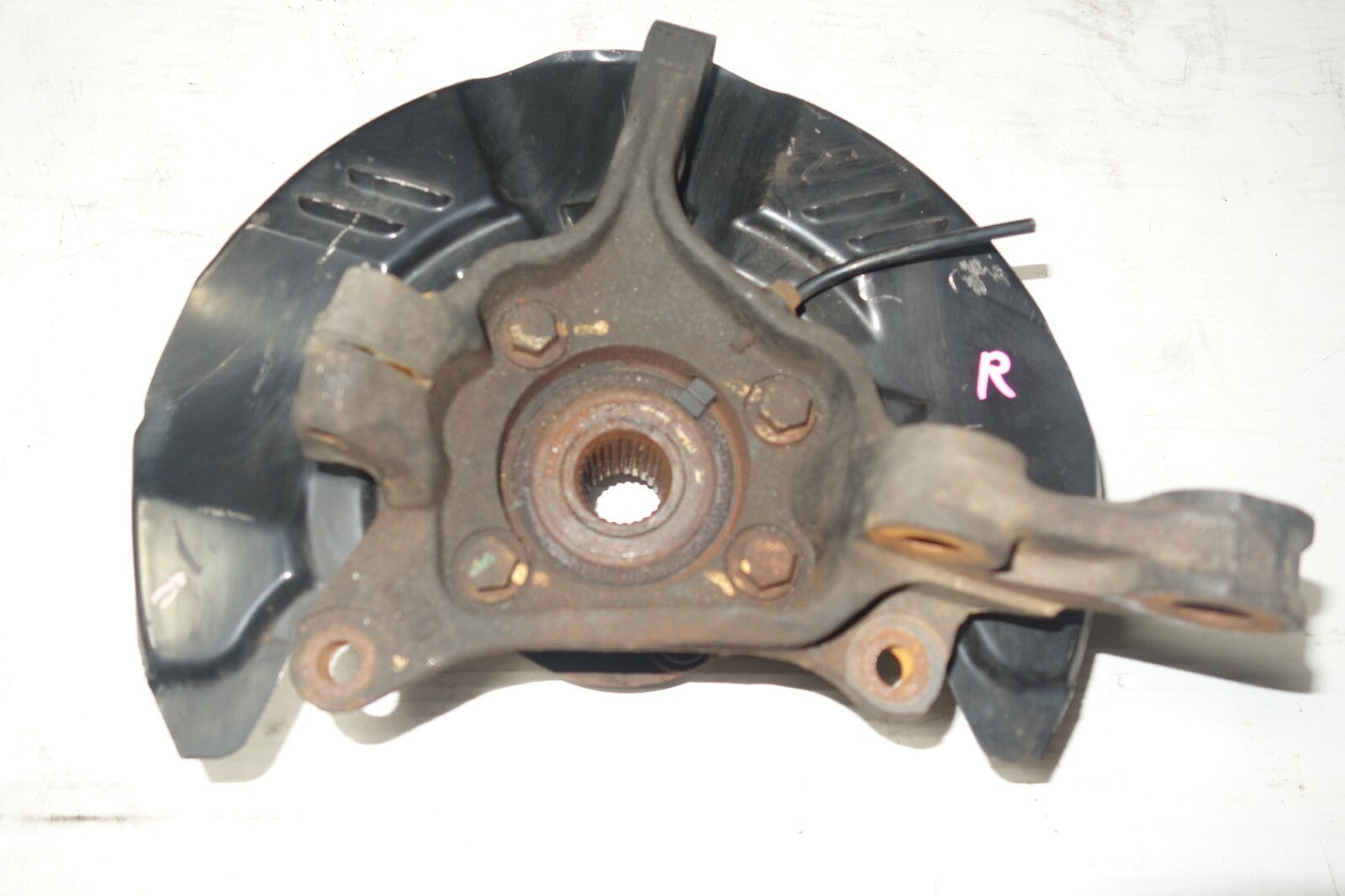 JDM 13-14 SUBARU XV GROSSTREK OEM GENUINE FRONT RIGHT KNUCKLE  SPINDLE HUB JDM