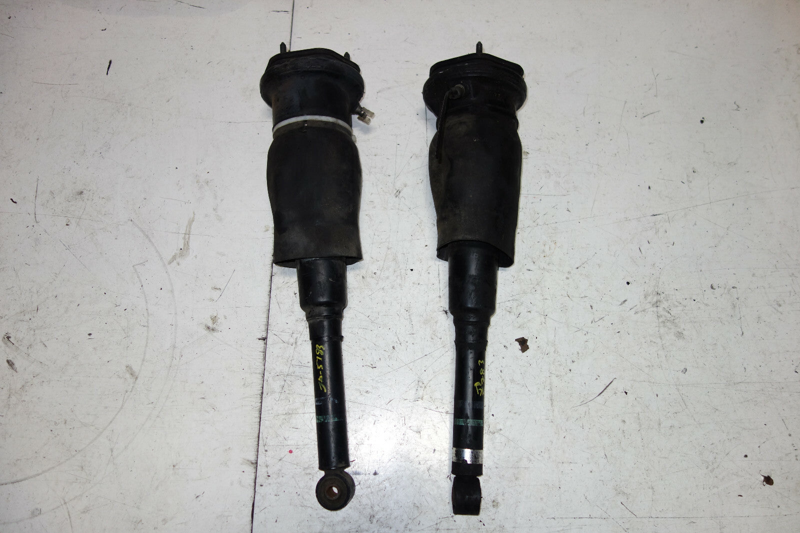 Lexus LS430 Rear Left + Right Air Shocks Struts Absorbers 2001-2006 Pair JDM