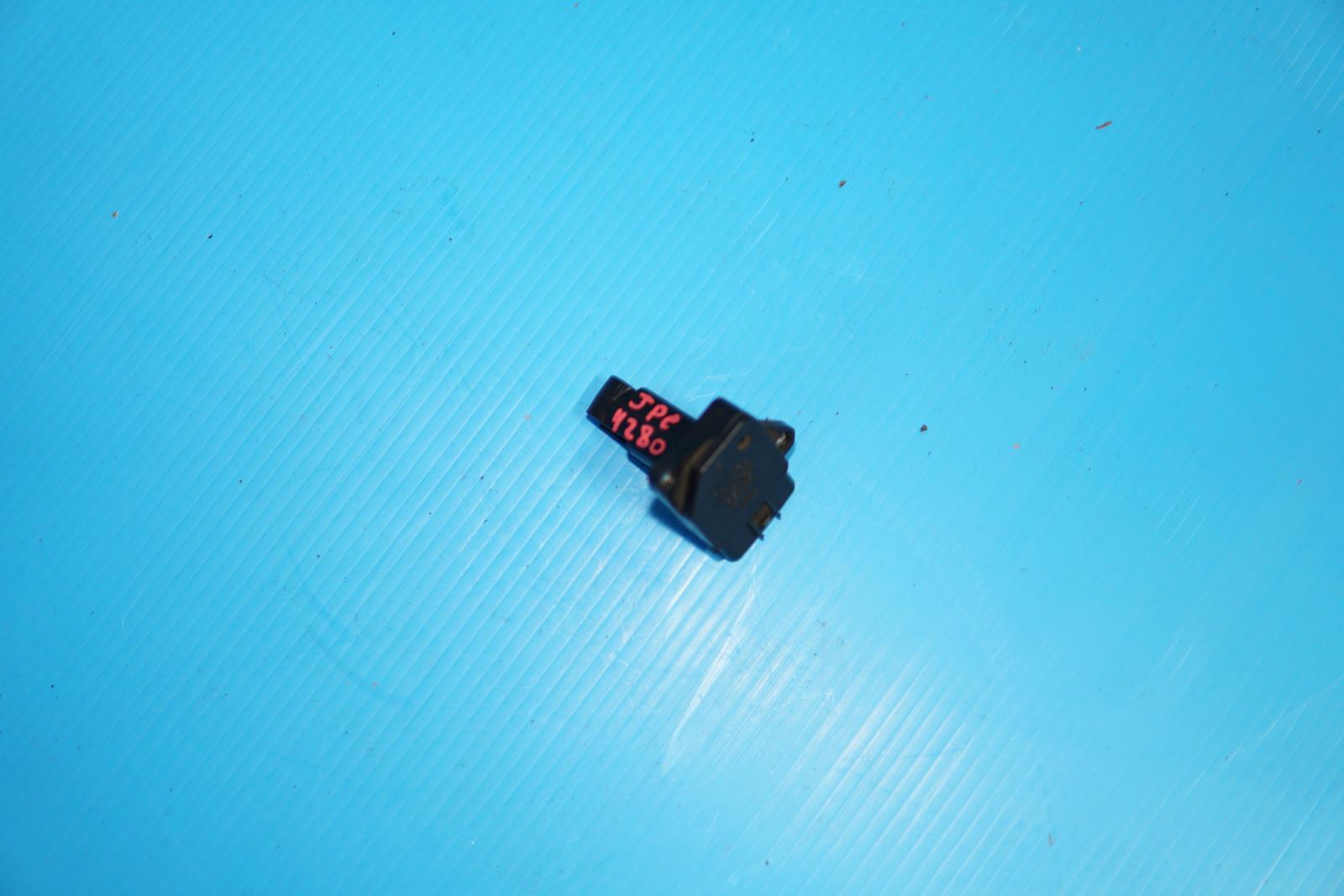 Toyota MAF Mass Air Flow Sensor Meter 22204-21010