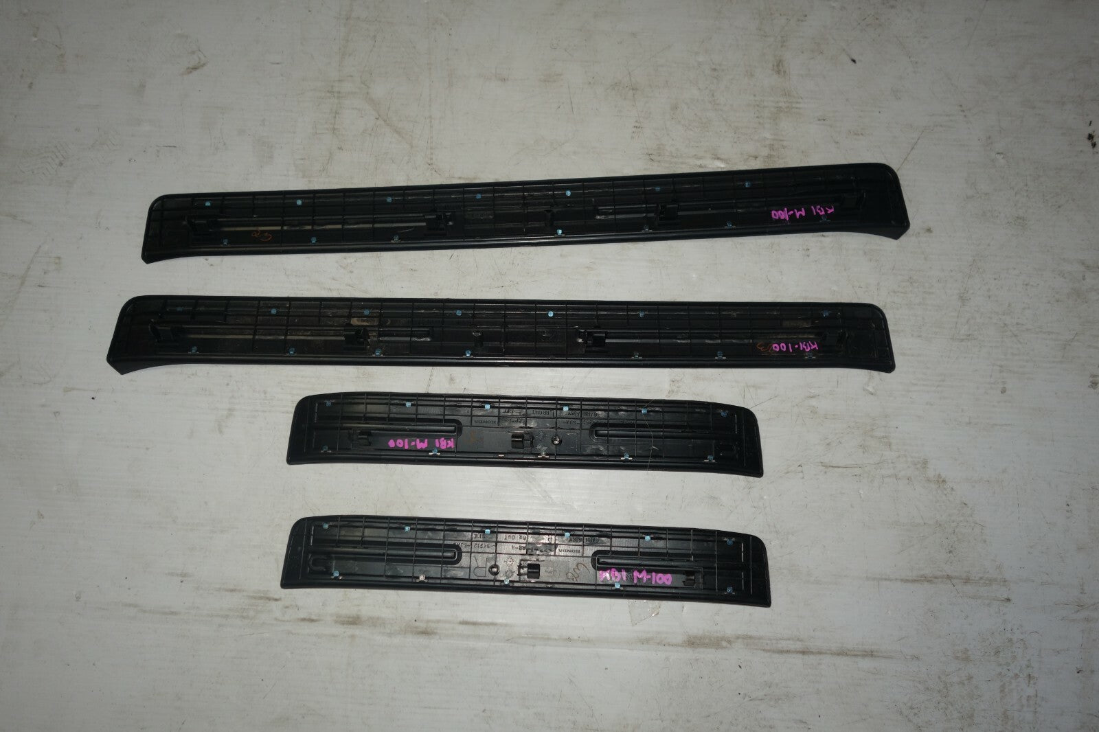 JDM 2005-2008 ACURA RL HONDA LEGEND OEM DOOR SILLS TRIM SCUFF PLATES SIDE STEPS