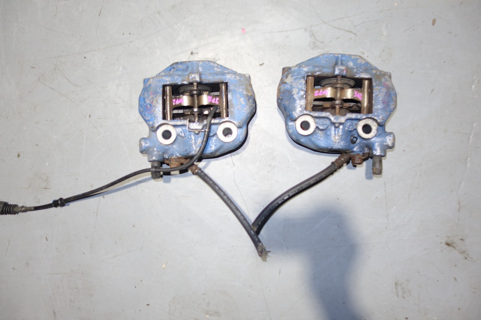 JDM 2001-2006  LEXUS LS430 OEM REAR 2 PISTON BRAKE CALIPERS LEFT & RIGHT UCF31