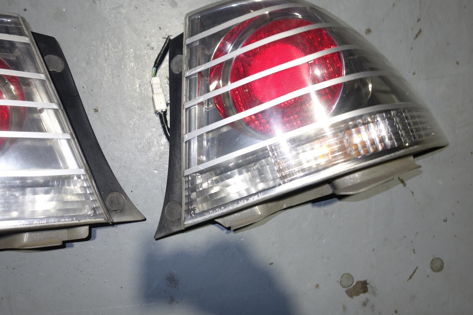 JDM LEXUS IS300 2001-2005 TAIL LIGHTS TOYOTA ALTEZZA SEX10 TAIL LAMP 2001-2005