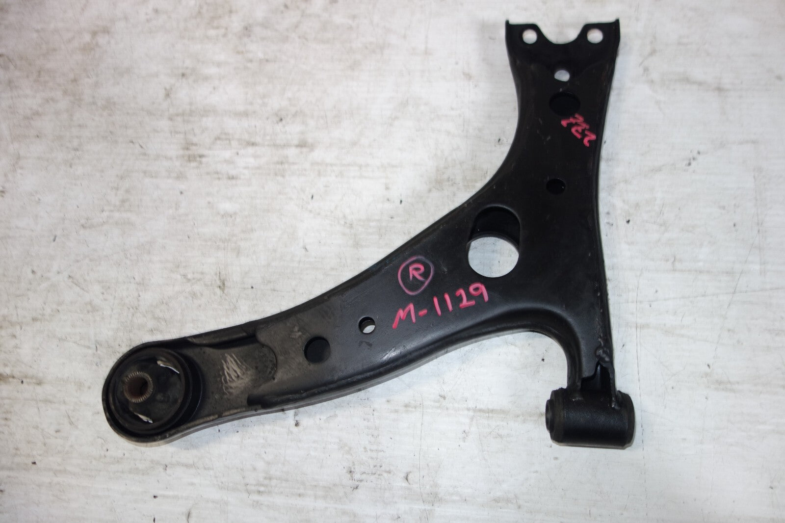 JDM 2000-2005 TOYOTA CELICA OEM FRONT LOWER CONTROL ARM RIGHT SIDE GT GTS ZZT231