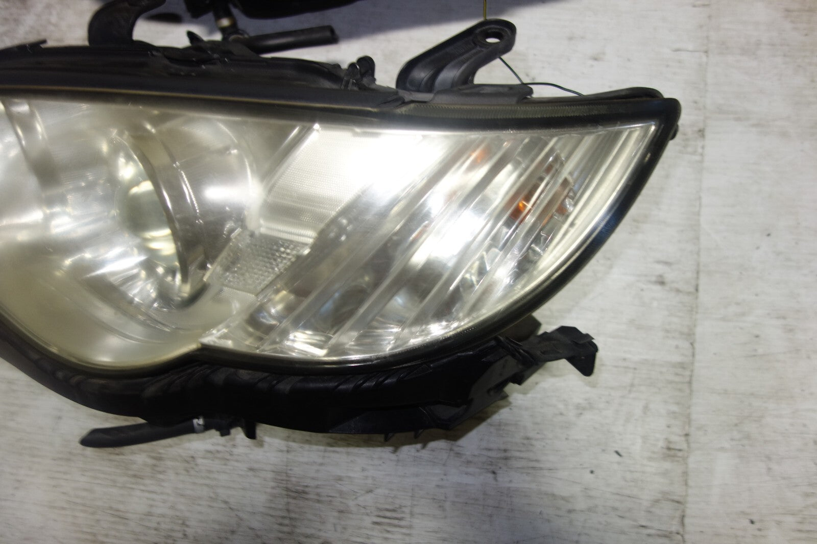 JDM 2008-2009 GENUINE SUBARU LEGACY USED OEM HID HEAD LIGHTS LAMPS BLE BP5 BP9