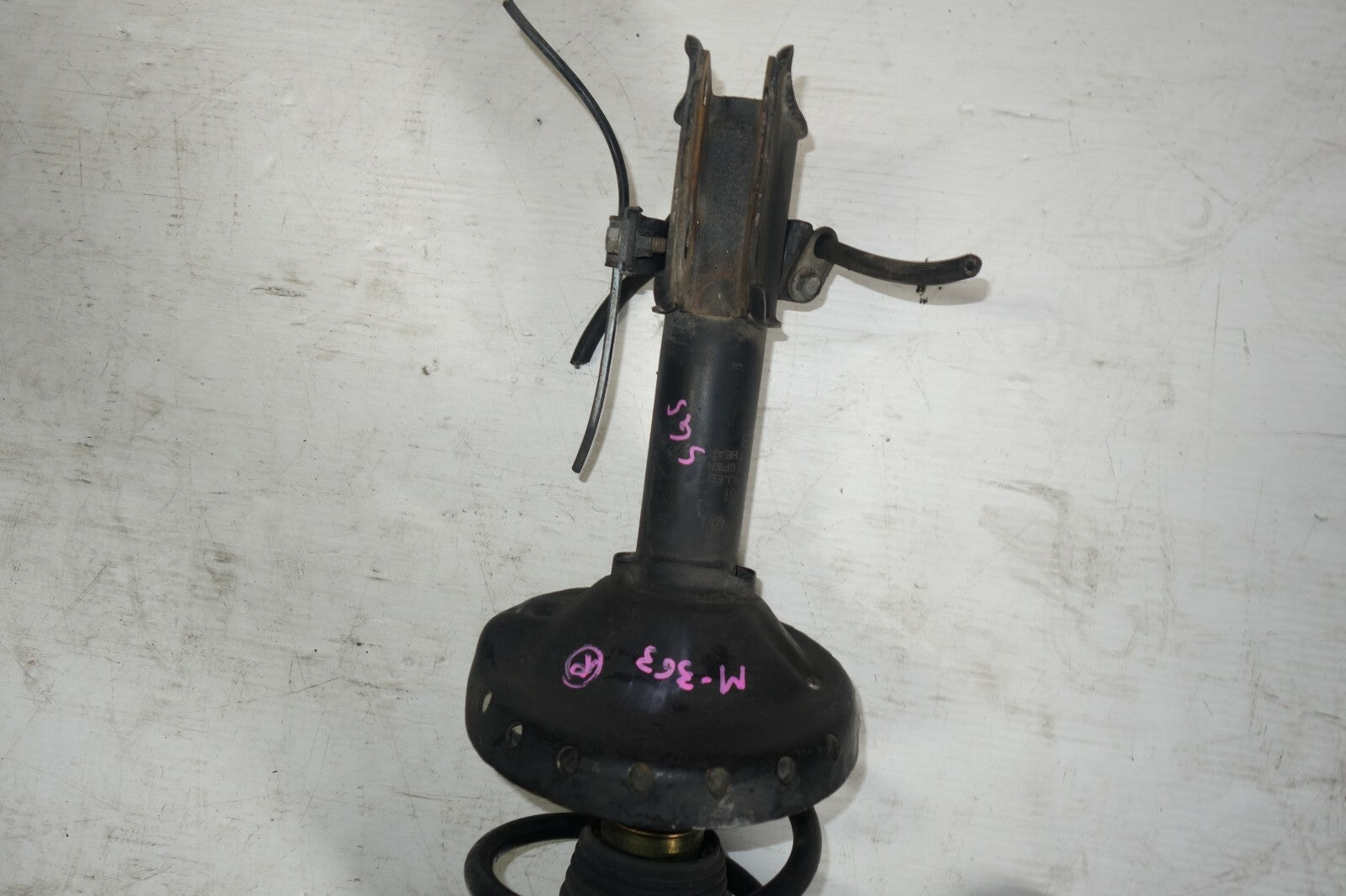 JDM 03-08 SUBARU FORESTER OEM KYB FRONT RIGHT SIDE SHOCK SPRING ASSEMBLY GENUINE