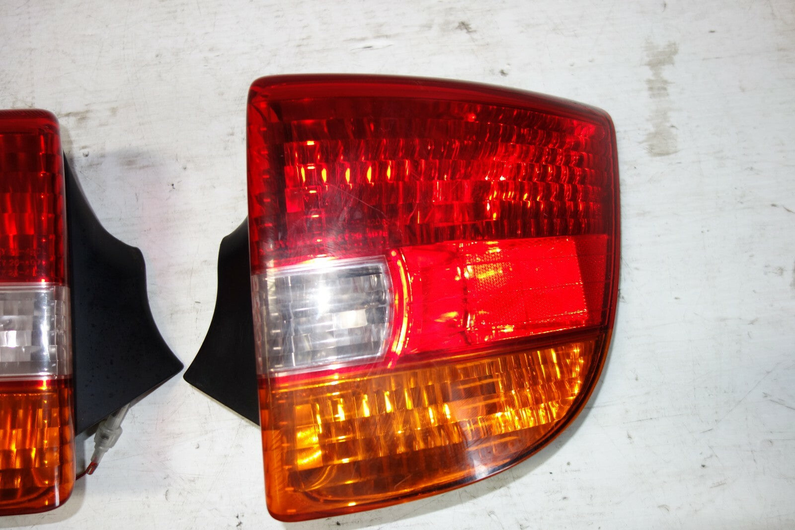 JDM 2000-2005 TOYOTA CELICA OEM TAIL LIGHTS LEFT & RIGHT TAIL LAMPS 2000-2005