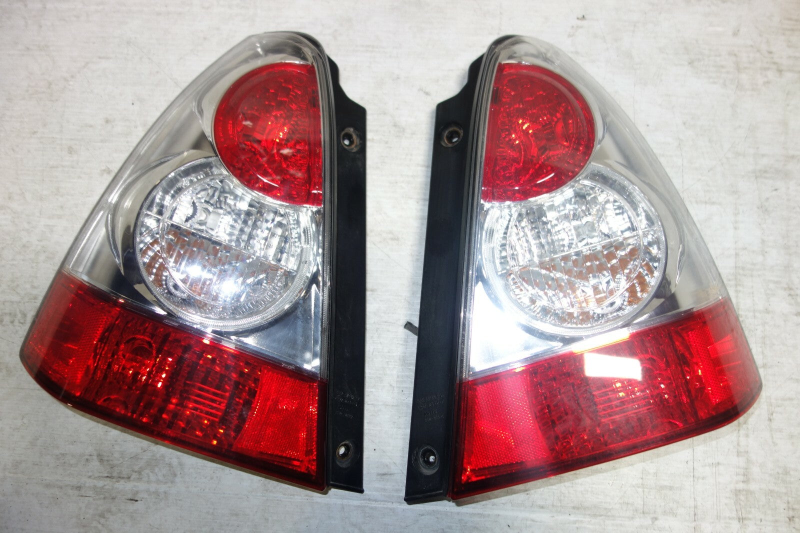 Subaru Forester OEM Tail Lights Lamps Pair Genuine 2006-2008