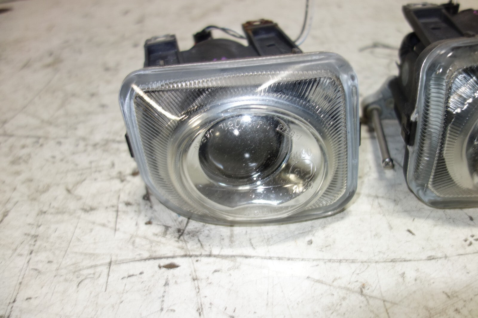 JDM 1998-2002 SUBARU LEGACY BE5 BH9 B4 FOG LIGHTS FOG LAMPS 114-20751 KOITO