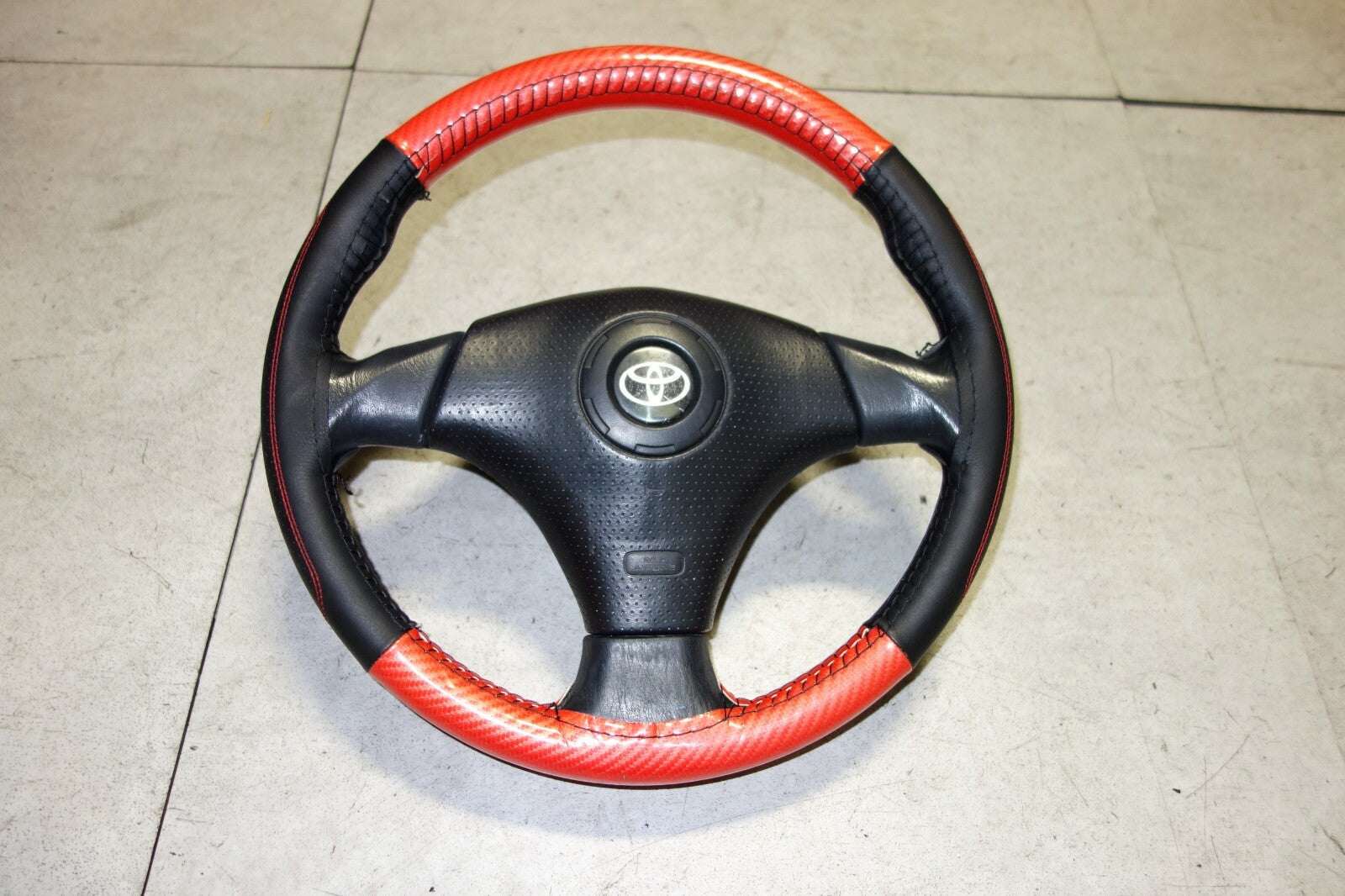 JDM 2000-2005 TOYOTA CELICA  STEERING WHEEL HUB ZZT231 ZZT230 VERY RARE