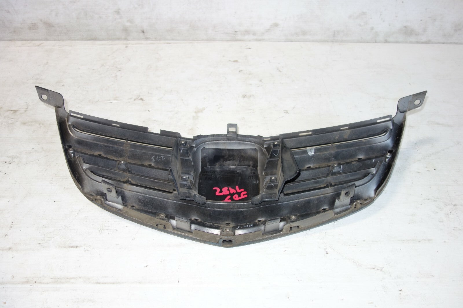 JDM Acura RL Honda Legend Front Grille 2005 2006 2007 2008 OEM Made in Japan Kb1
