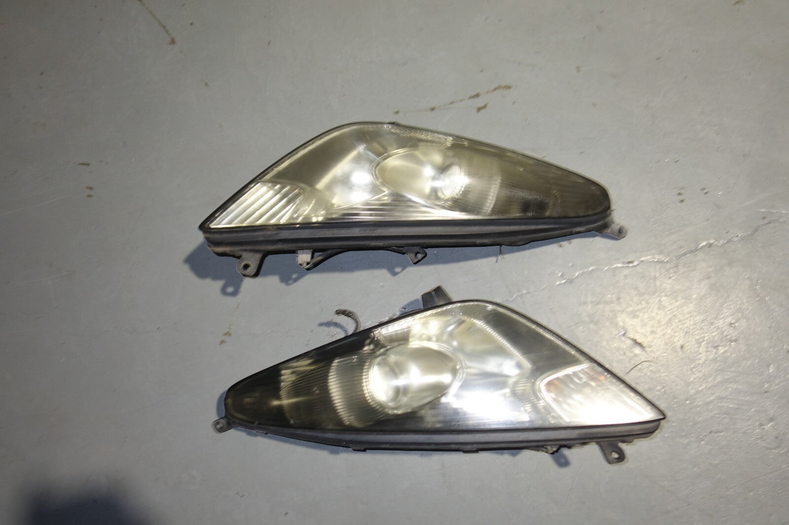JDM 2000-2005 TOYOTA CELICA  HEAD LIGHTS LEFT & RIGHT HEAD LAMPS 2000-2005