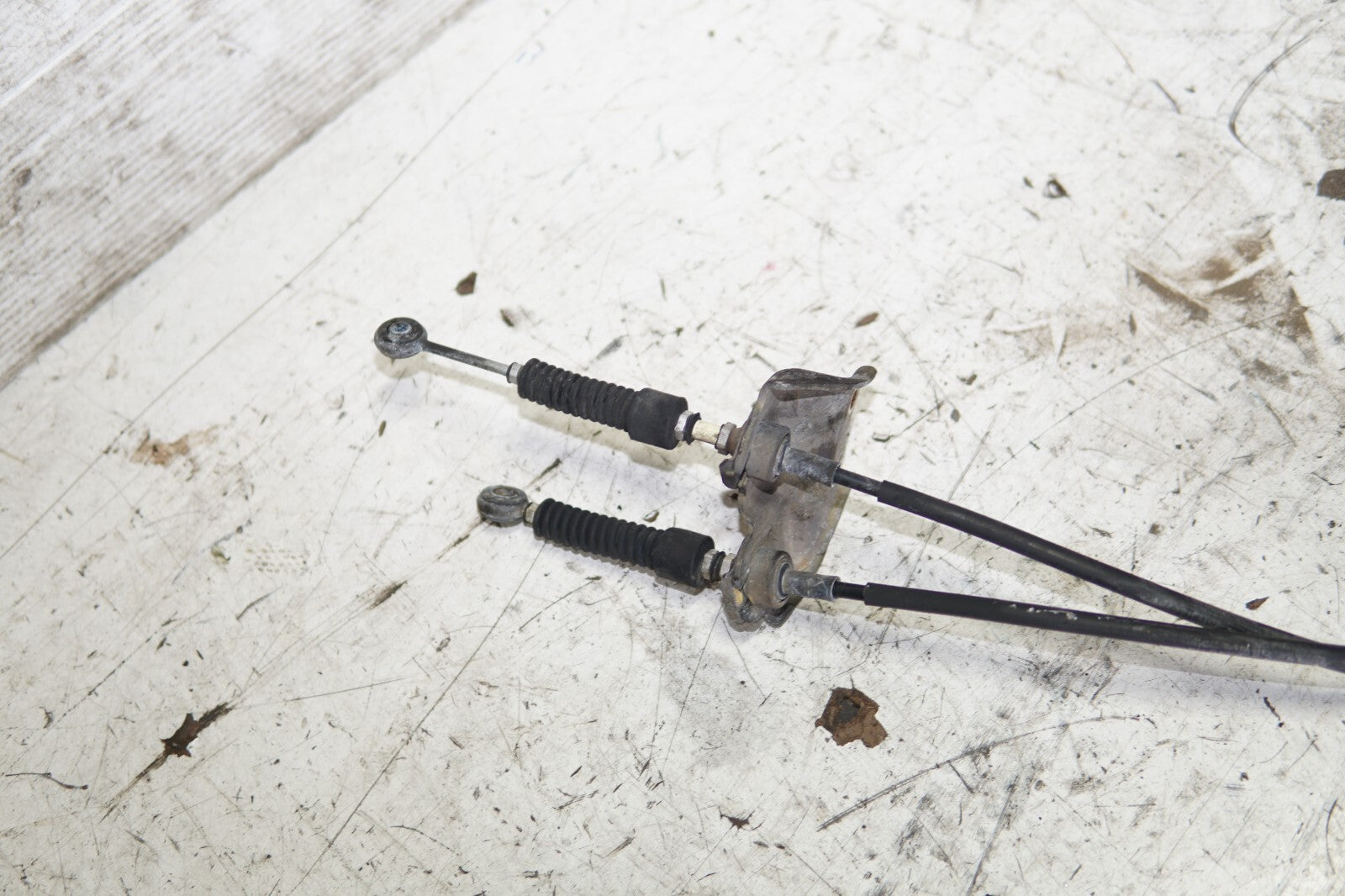 JDM 2001-2005 TOYOTA CELICA ZZT231 OEM SHIFTER CABLE 6 SPEED MANUAL M/T MF-568