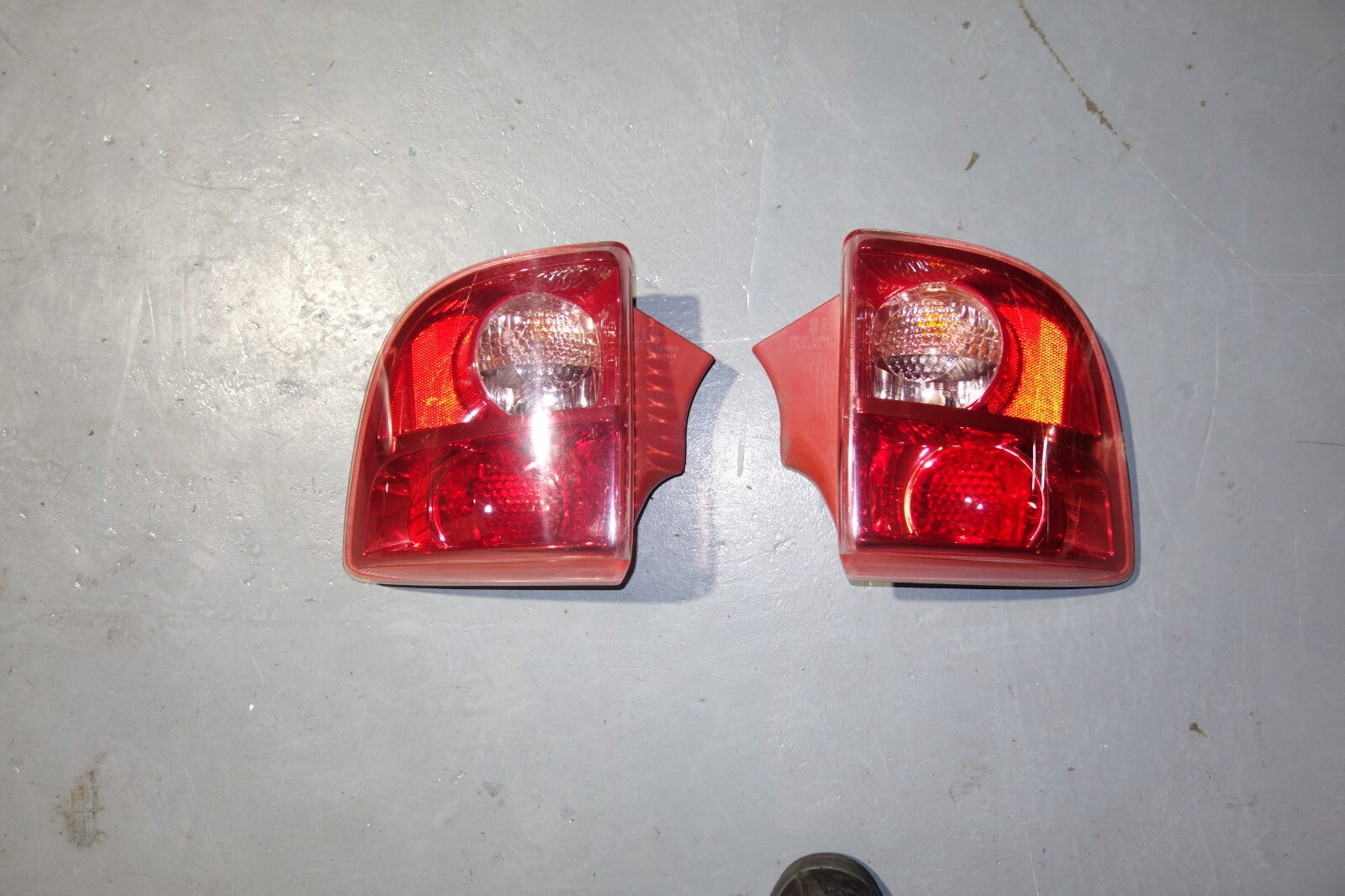 JDM 2000-2005 TOYOTA CELICA OEM TAIL LIGHTS LH LR TAIL LAMPS 2000-2005