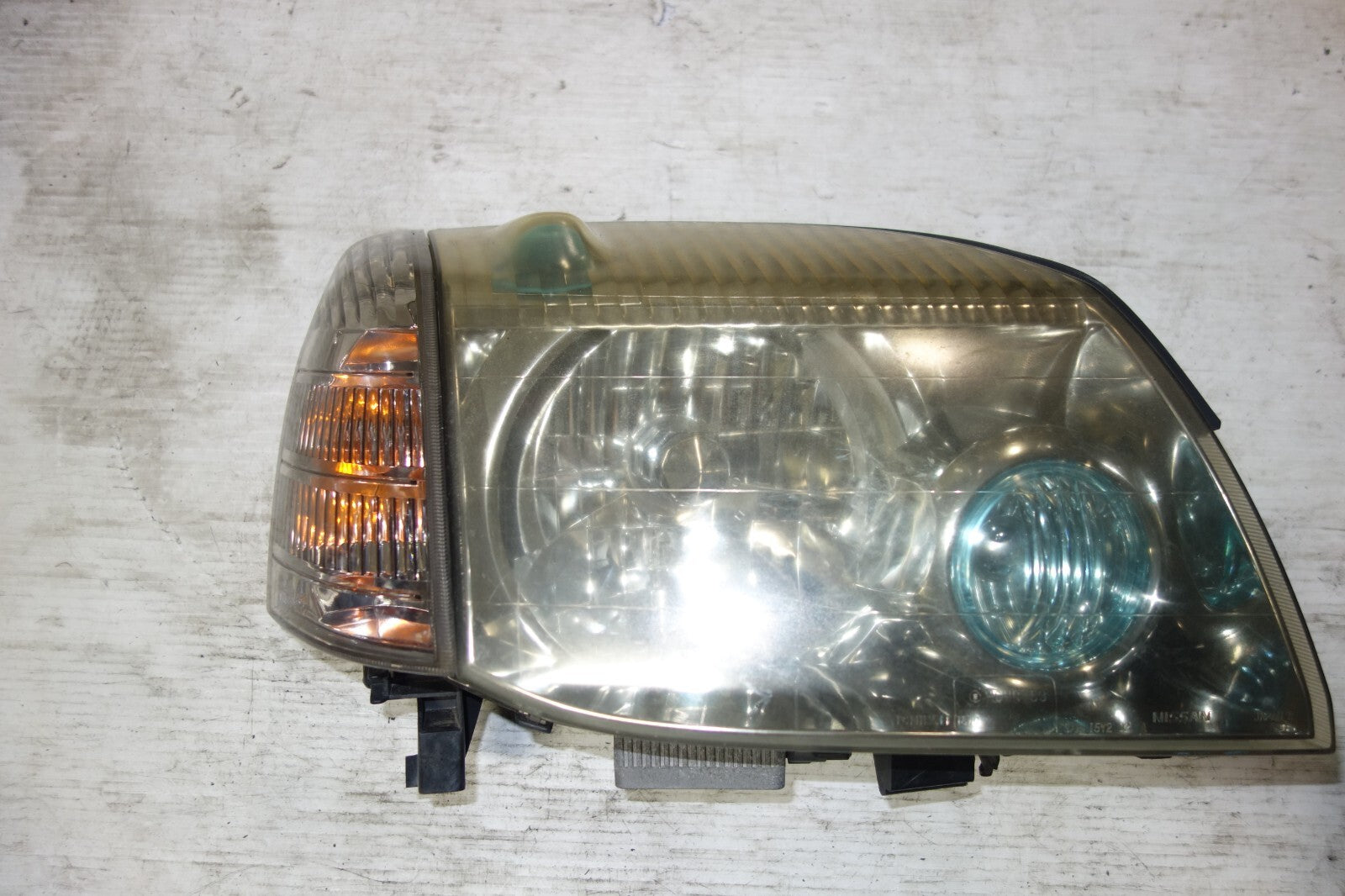 JDM Nissan X-Trail GT OEM Headlights Left Right PNT30 Left & Right 2000-2006
