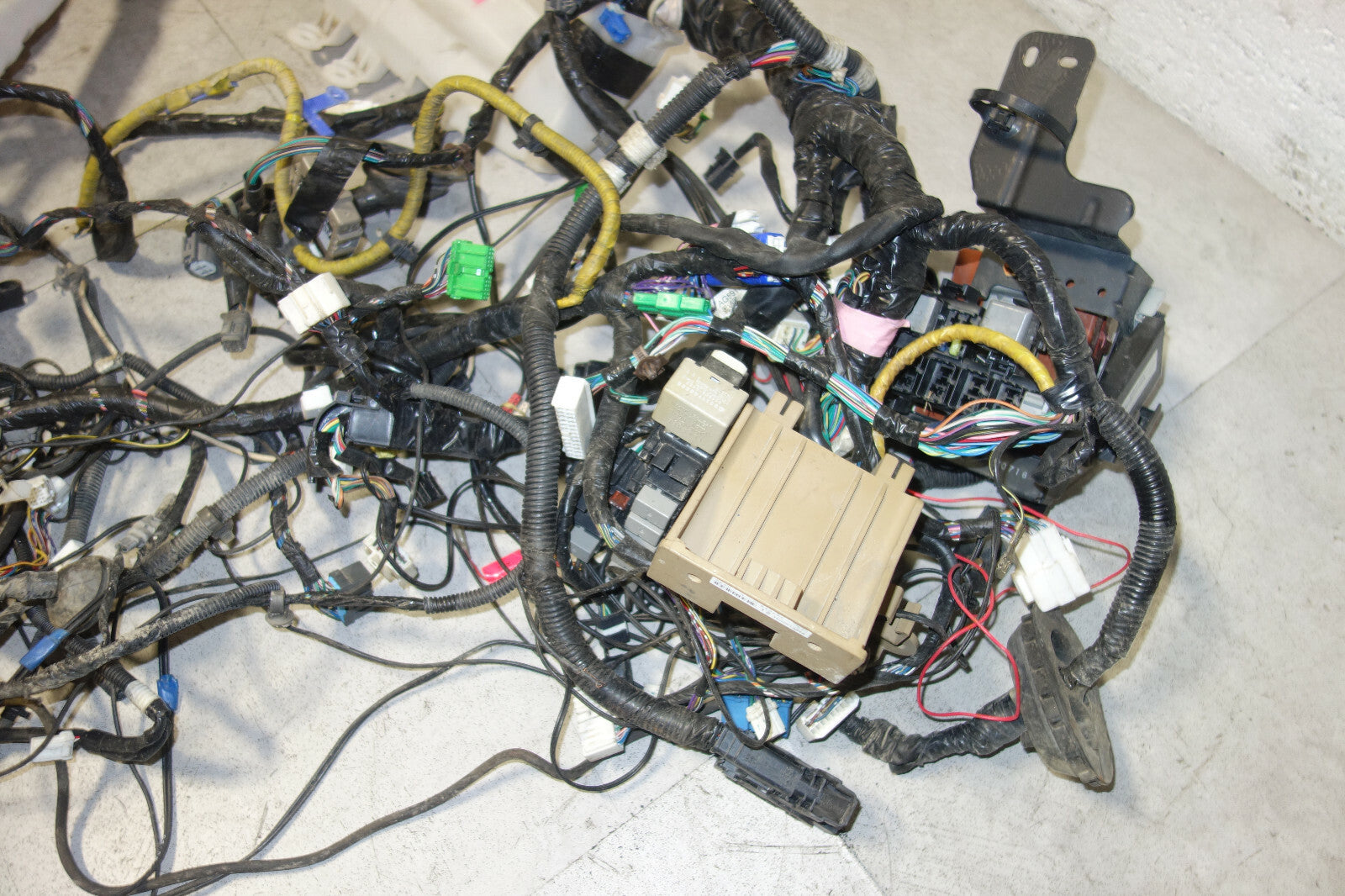 JDM Subaru Legacy EJ20 Turbo 6speed Computer Wire Harness Loom Wiring 22611AN150