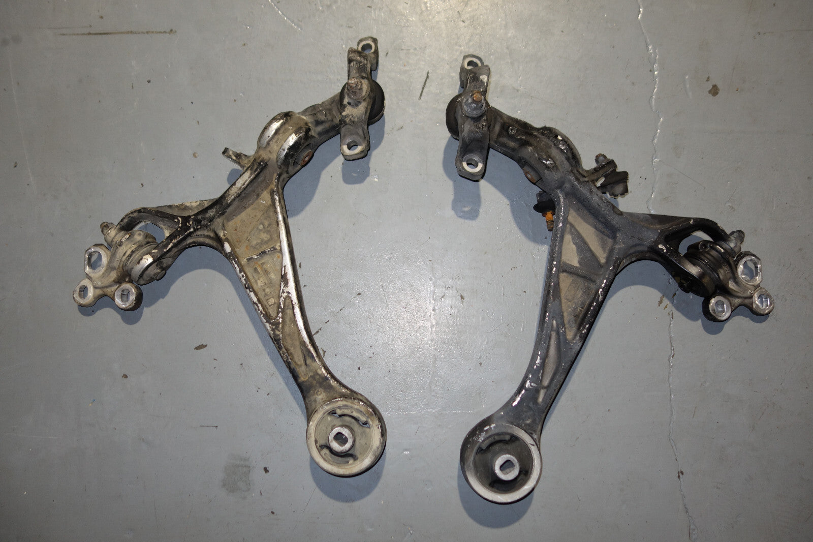 JDM Acura RL Front Lower Control Arms 2005 2006 2007 2008 KB1 3.5RL OEM