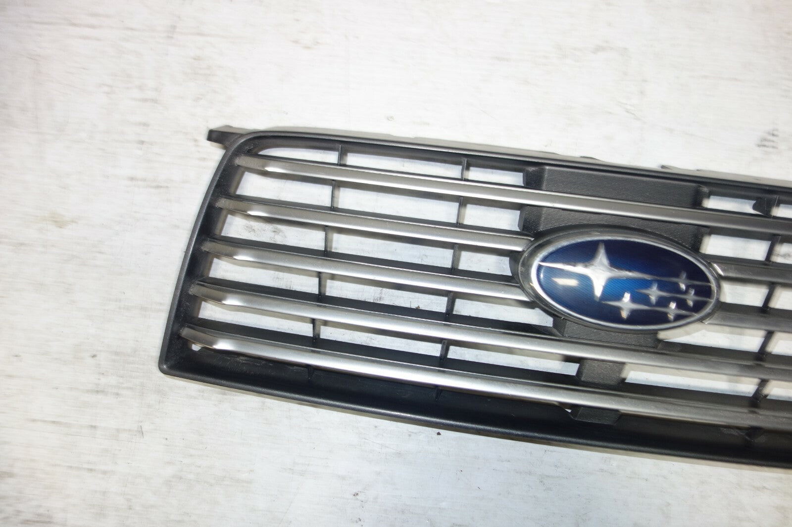 Subaru Forester OEM Front Grille Grill Genuine SG5 2006-2008