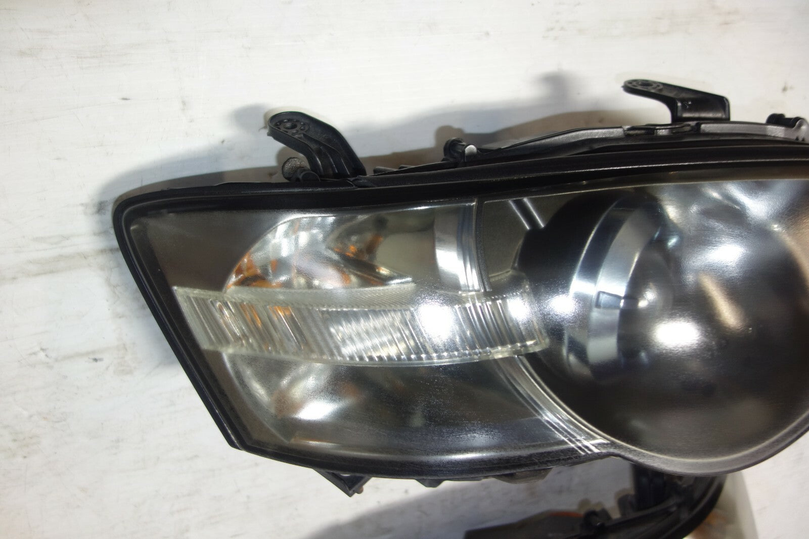 JDM 2005-2007 GENUINE SUBARU LEGACY OEM USED HID HEAD LIGHTS LAMPS SPEC B BPE