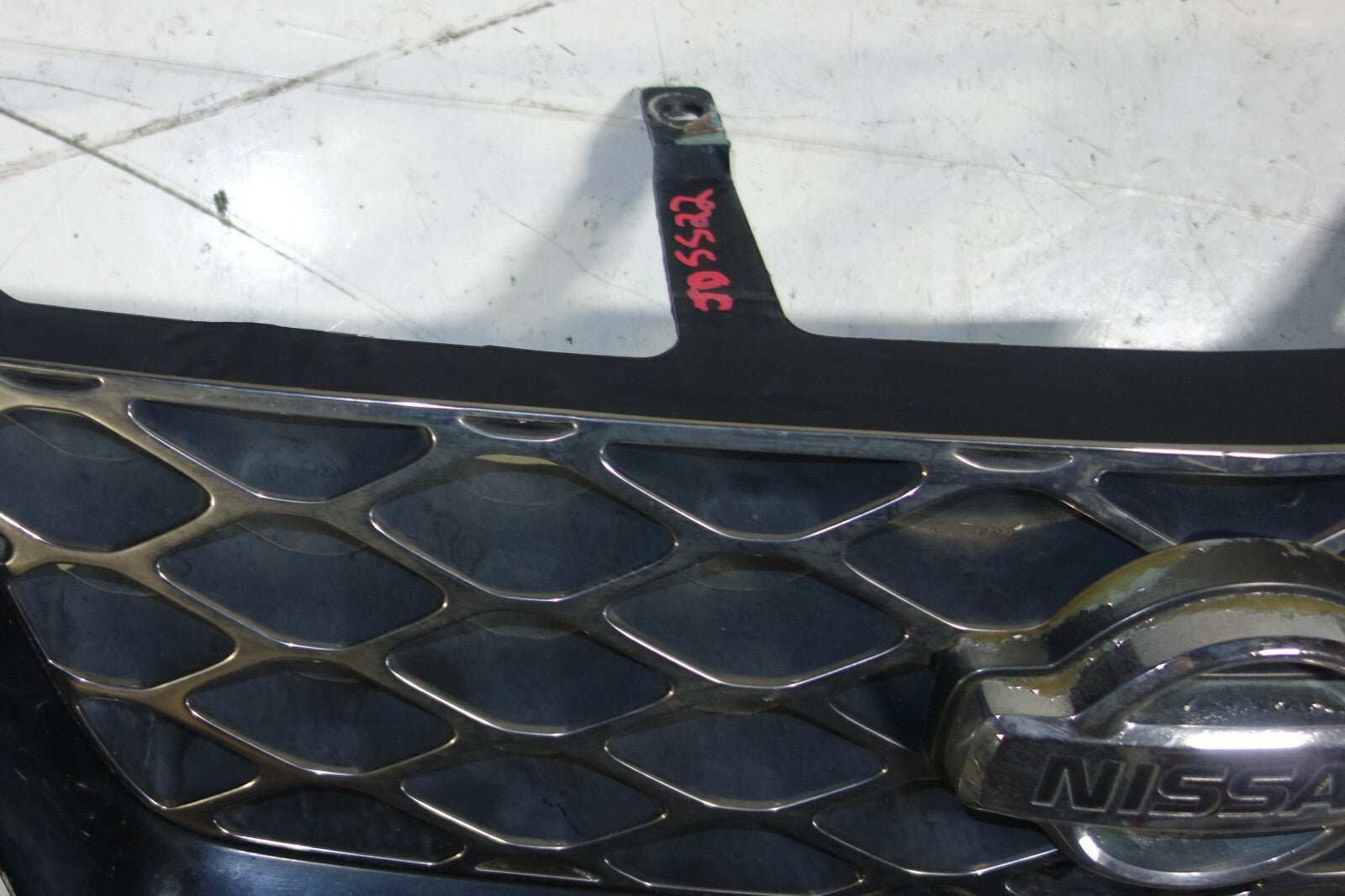 JDM Nissan X-Trail GT OEM Grille PNT30 Left & Right Japan 2000-2006