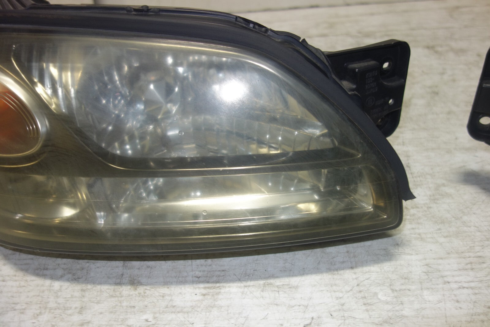 JDM Subaru Legacy Headlights BH5/BE5 HID Left & Right 2000 2001 2002 2003 2004