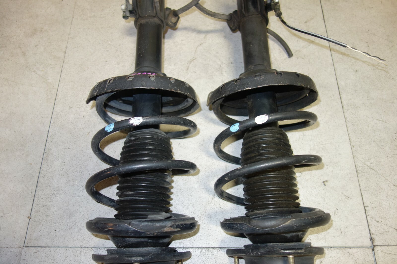 JDM Subaru Impreza WRX Front Shock Struts Spring Suspension Pair OEM 2004-2007