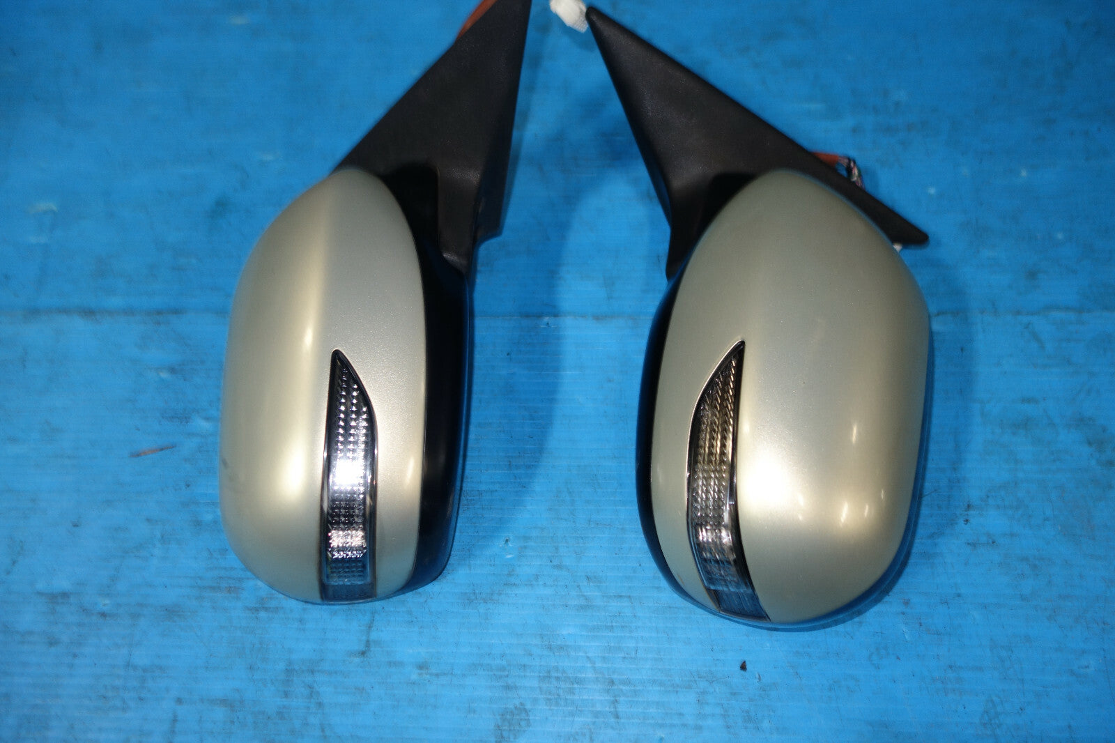 JDM Subaru Legacy OEM Power Folding Mirrors Signals & Switch 2005-2009 #6023