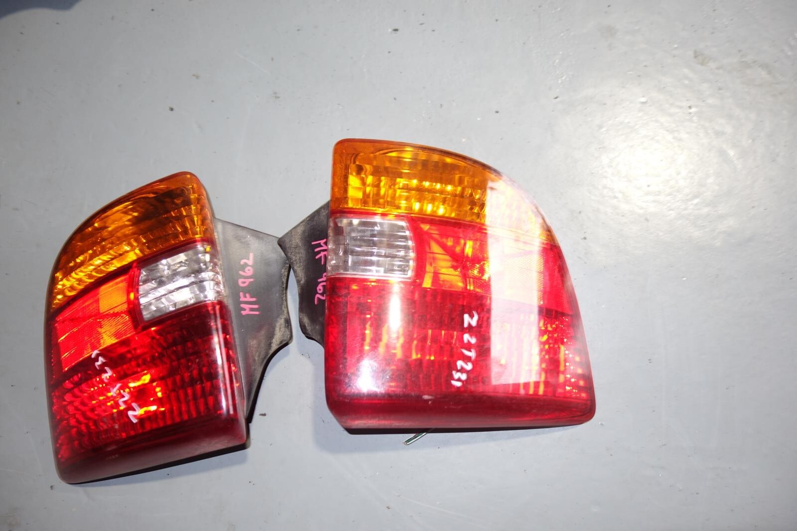 JDM 2000-2005 TOYOTA CELICA OEM TAIL LIGHTS LEFT & RIGHT TAIL LAMPS 2000-2005