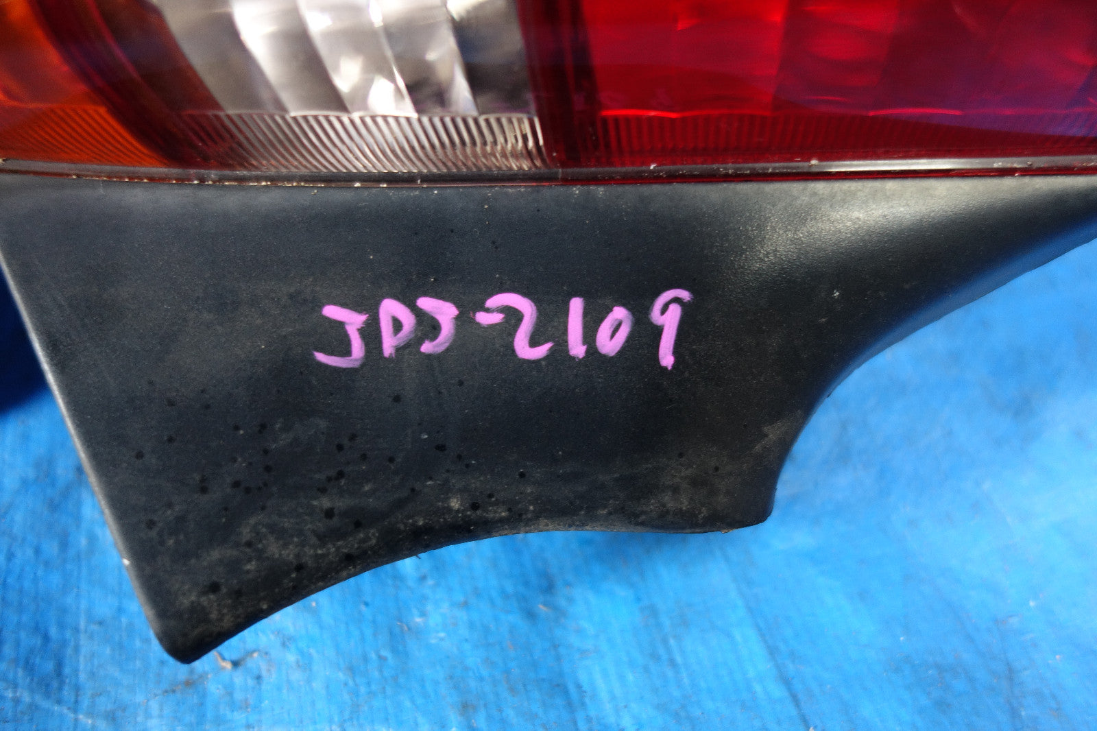 JDM Toyota Celica OEM Rear Tail Lights Lamps Left & Right ZZT231 2000-2005 #2109