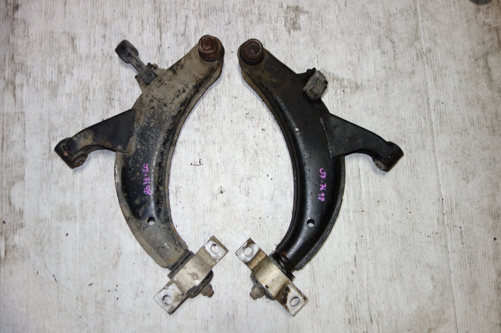 JDM 1993-2001 SUBARU IMPREZA WRX GC8 OEM FRONT LOWER CONTROL ARM SUSPENSION