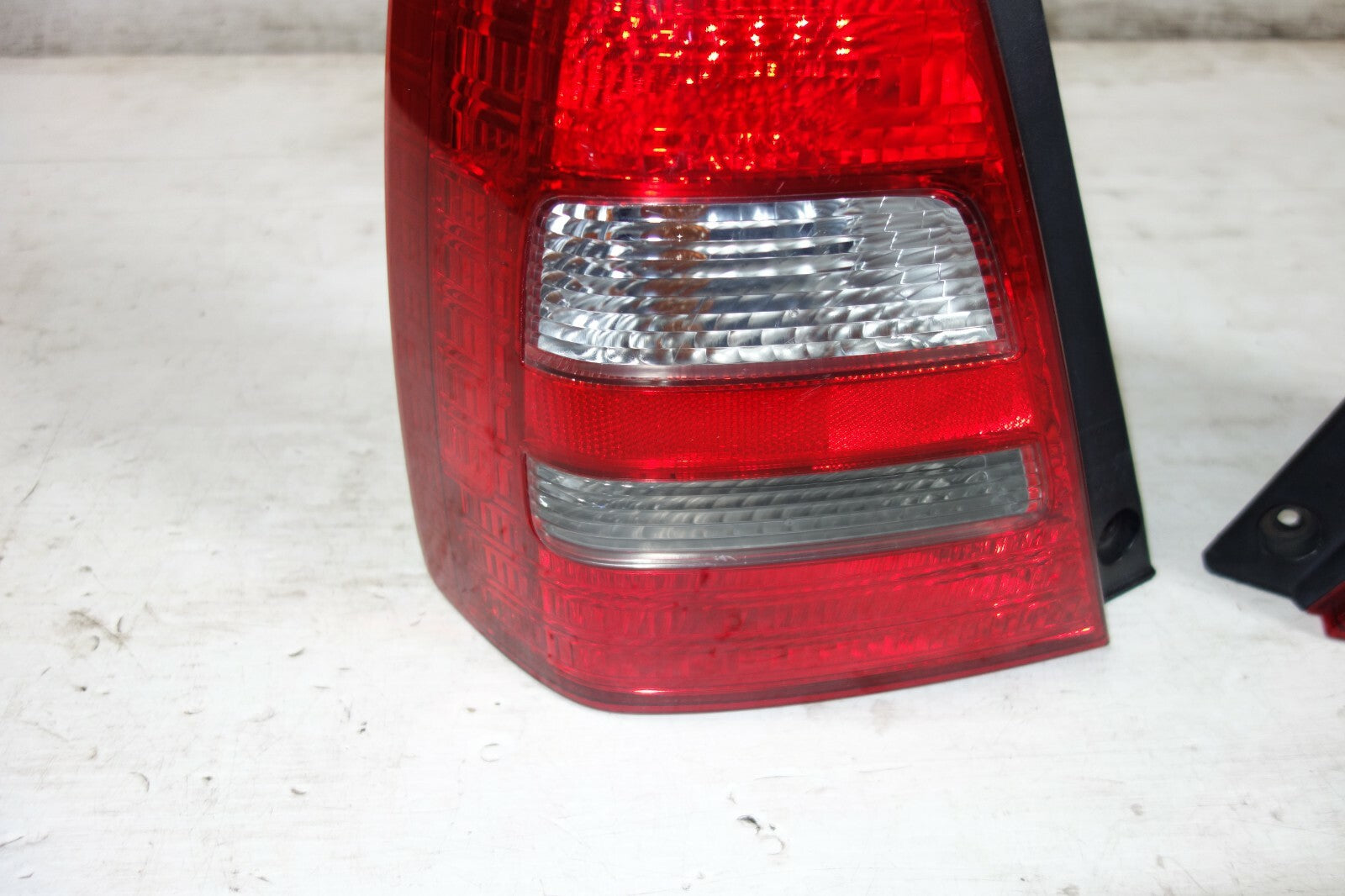 JDM 2003-2005SUBARU FORESTER SG5 SG OEM TAIL LIGHTS LAMPS LEFT & RIGHT SIDE SET