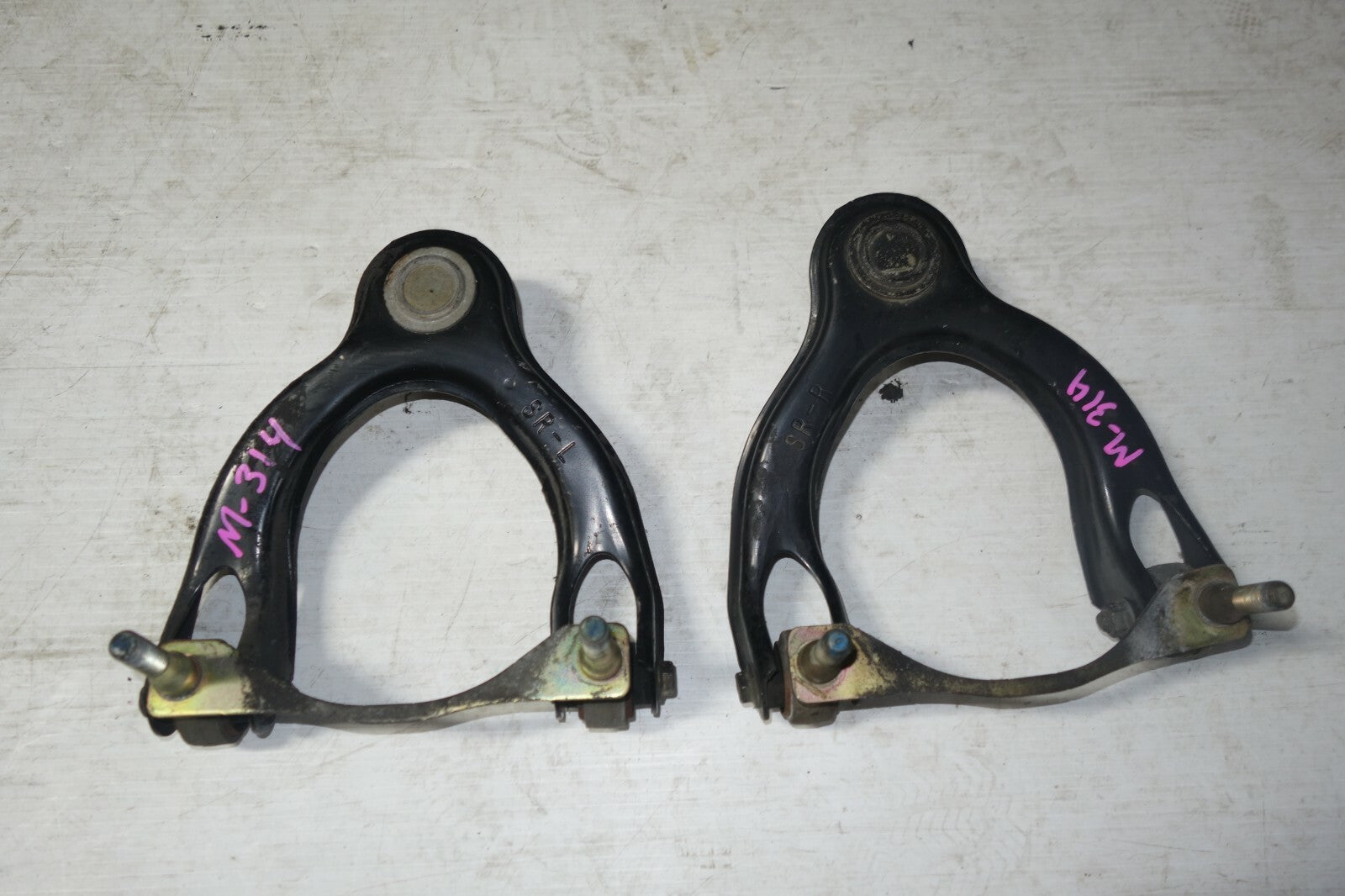 JDM 1994-2001 ACURA INTEGRA TYPE R DC2 OEM USED FRONT UPPER CONTROL ARMS LH & RH