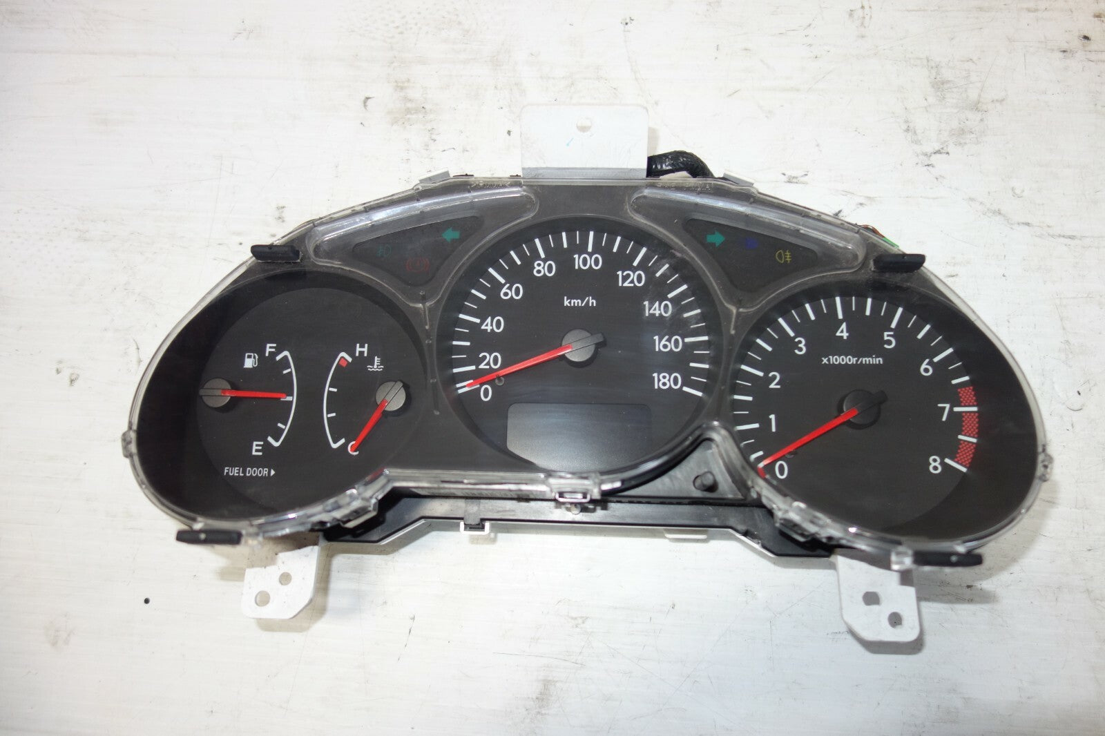 JDM SUBARU FORESTER SG5  MANUAL 5 SPEED GAUGE CLUSTER  SPEEDOMETER 2003-2008