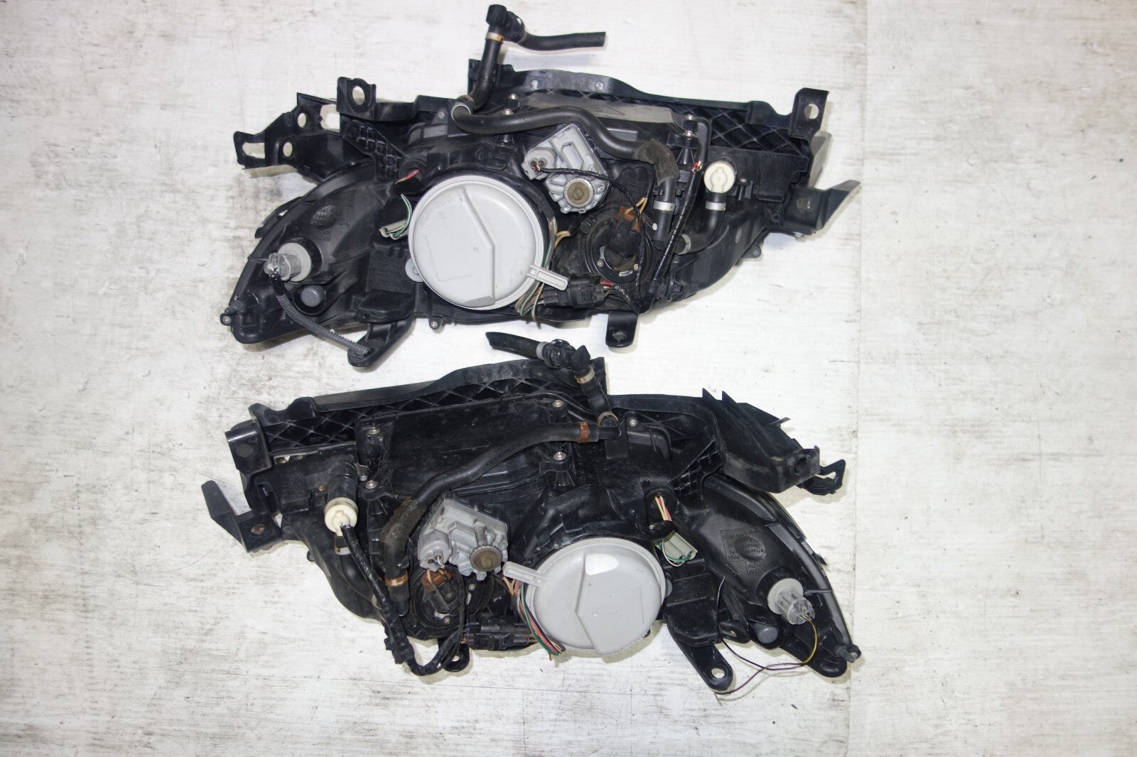 JDM 2008-2009 GENUINE SUBARU LEGACY USED OEM HID HEAD LIGHTS LAMPS BLE BP5 BP9