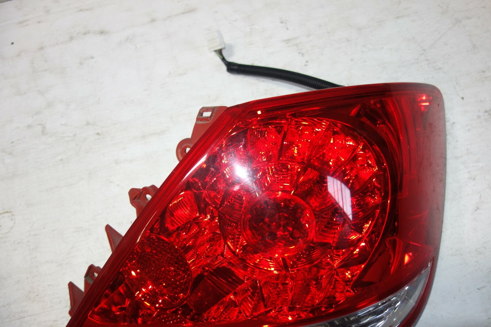 JDM ACURA RL KB1 OEM GENUINE TAIL LIGHTS PAIR TAILLIGHTS LEFT & RIGHT 2005-2008