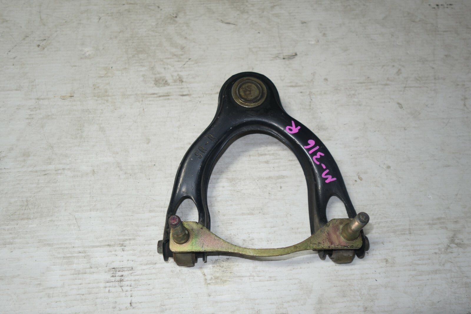 JDM 1994-2001 ACURA INTEGRA TYPE R DC2 OEM USED FRONT RIGHT UPPER CONTROL ARM