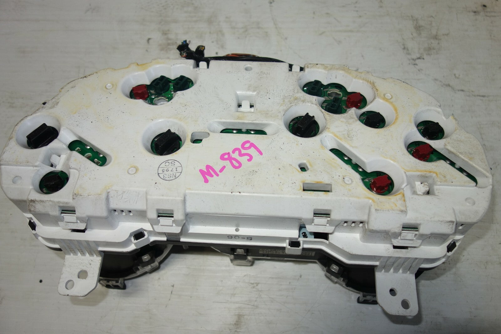JDM SUBARU FORESTER SG5  MANUAL 5 SPEED GAUGE CLUSTER  SPEEDOMETER 2003-2008