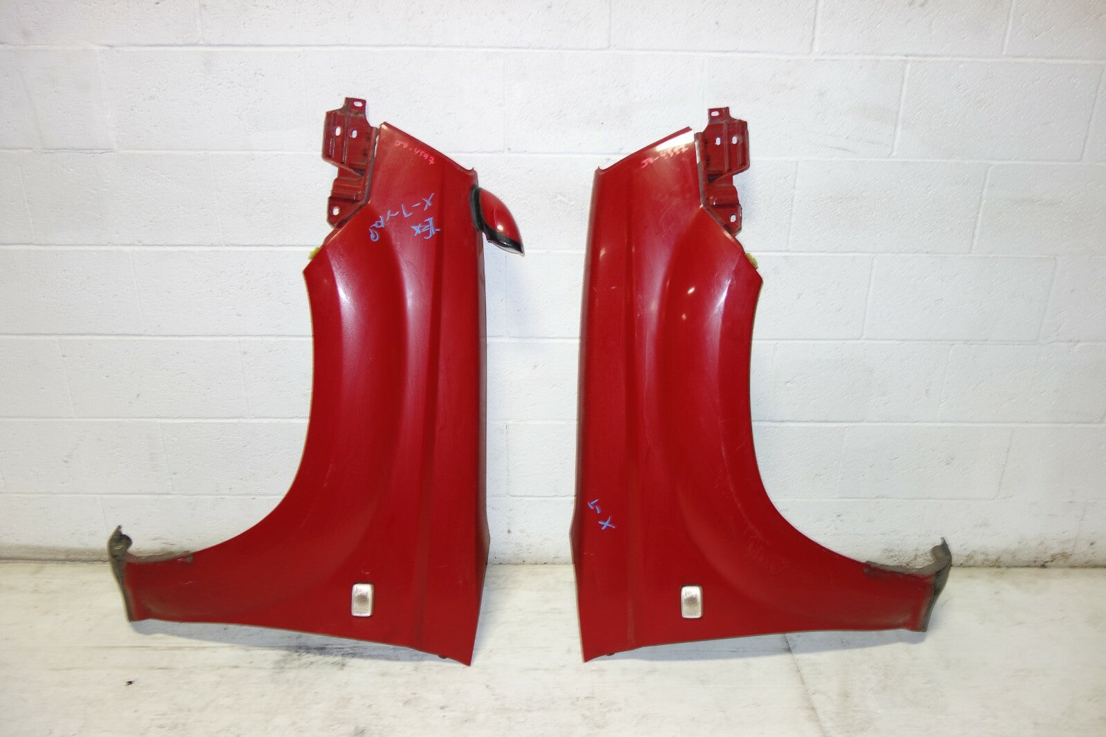 JDM Nissan X-Trail GT OEM Fenders Left & Right Pair PNT30 Japan