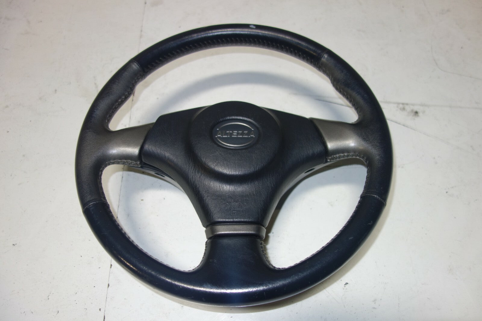 JDM 2001-2005 LEXUS IS300 TOYOTA ALTEZZA SXE10 STEERING WHEEL & HUB Fits:IS300
