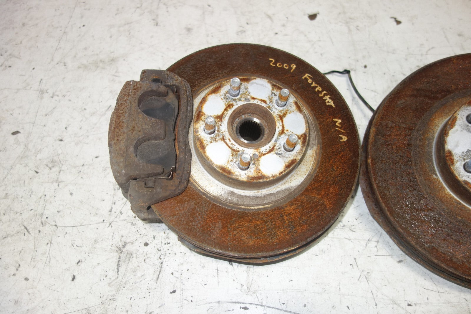 Subaru Forester Knuckle Spindles Calipers Front 2009 2010 2011 2012 2013 2014