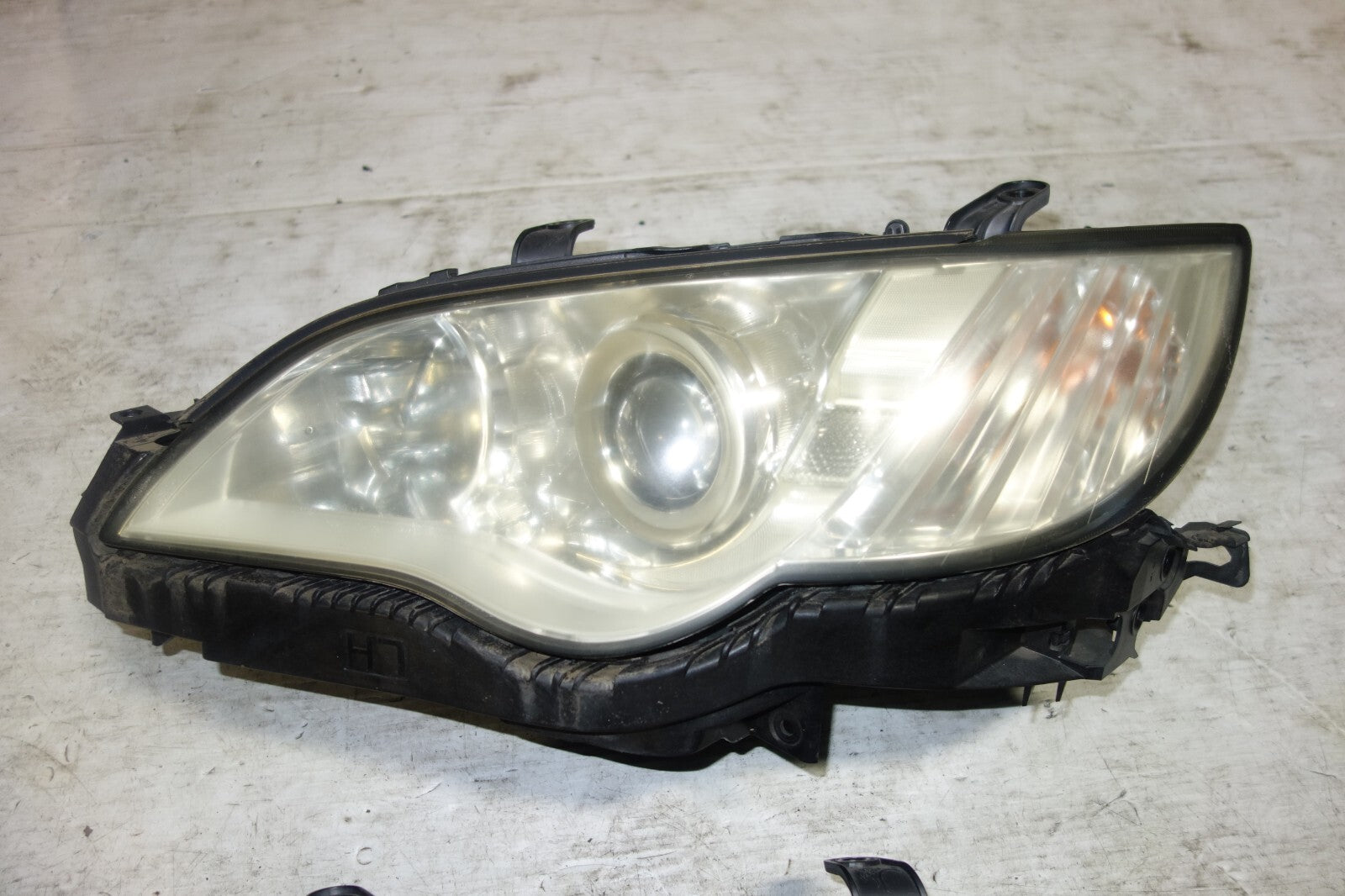 JDM Subaru Legacy Outback Hid Clear Headlights Lamps OEM 2008-2009