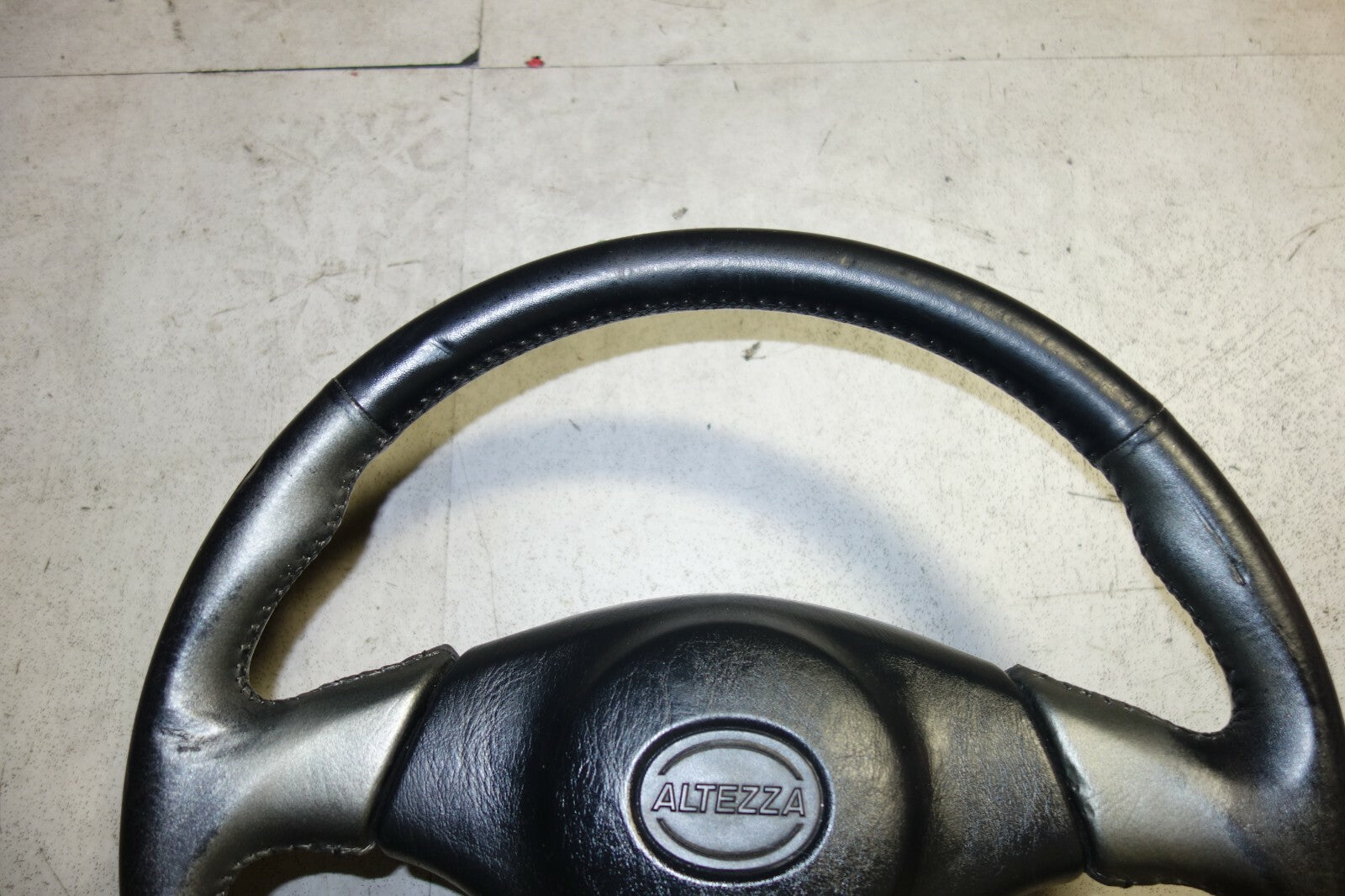 JDM 2001-2005 LEXUS IS300 TOYOTA ALTEZZA SXE10 STEERING WHEEL & HUB Fits:IS300